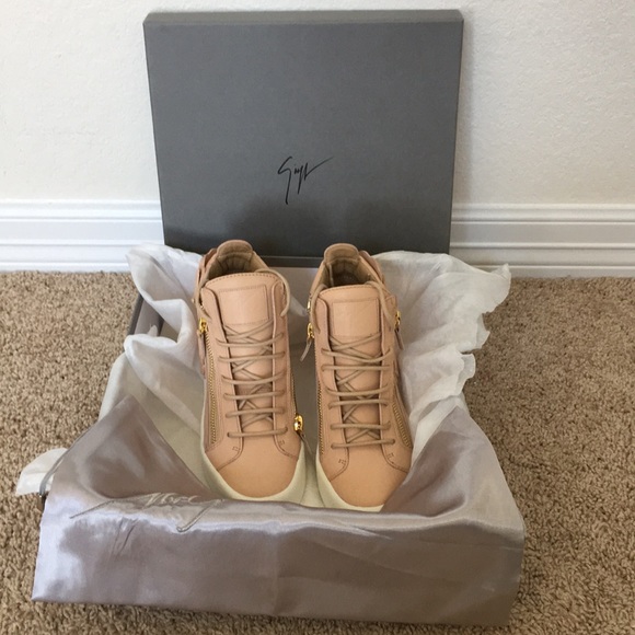 💋Giuseppe Zanotti Leather Wings High-Top Sneakers - Picture 2 of 7